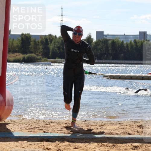 07.09.2025 - 19. Norderstedt Triathlon Luisa Fischer http://msf.ph/oto/8767034 07.09.2025 13:24:20 Schwimmen 999 meine-sportfotos.de
