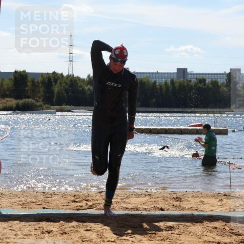 07.09.2025 - 19. Norderstedt Triathlon Luisa Fischer http://msf.ph/oto/8767038 07.09.2025 13:24:20 Schwimmen 999 meine-sportfotos.de