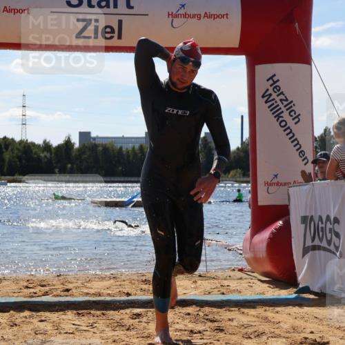 07.09.2025 - 19. Norderstedt Triathlon Luisa Fischer http://msf.ph/oto/8767048 07.09.2025 13:24:21 Schwimmen 999 meine-sportfotos.de