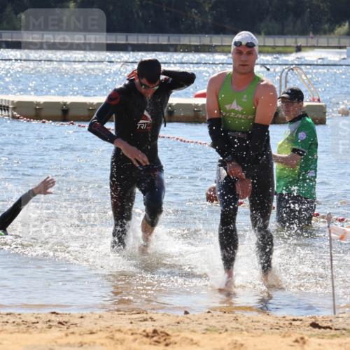 07.09.2025 - 19. Norderstedt Triathlon Luisa Fischer http://msf.ph/oto/8767055 07.09.2025 13:24:31 Schwimmen 999, 1003, 1007 meine-sportfotos.de