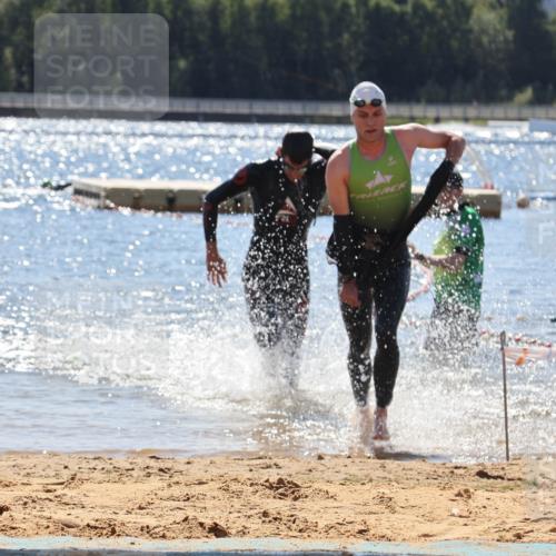 07.09.2025 - 19. Norderstedt Triathlon Luisa Fischer http://msf.ph/oto/8767057 07.09.2025 13:24:31 Schwimmen 999, 1003, 1007 meine-sportfotos.de