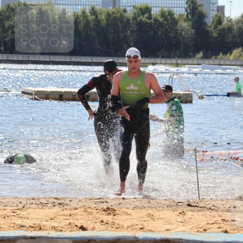07.09.2025 - 19. Norderstedt Triathlon Luisa Fischer http://msf.ph/oto/8767059 07.09.2025 13:24:32 Schwimmen 999, 1003, 1007 meine-sportfotos.de