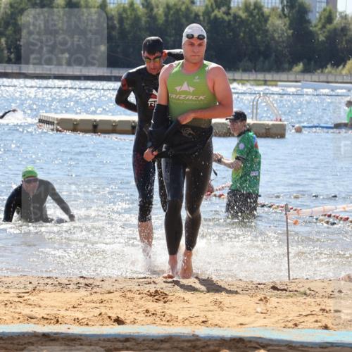 07.09.2025 - 19. Norderstedt Triathlon Luisa Fischer http://msf.ph/oto/8767063 07.09.2025 13:24:32 Schwimmen 999, 1003, 1007 meine-sportfotos.de