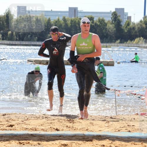 07.09.2025 - 19. Norderstedt Triathlon Luisa Fischer http://msf.ph/oto/8767066 07.09.2025 13:24:33 Schwimmen 997, 999, 1003, 1007 meine-sportfotos.de