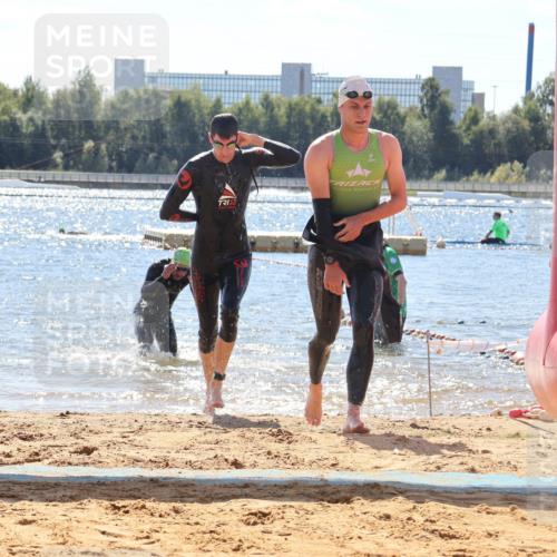 07.09.2025 - 19. Norderstedt Triathlon Luisa Fischer http://msf.ph/oto/8767070 07.09.2025 13:24:33 Schwimmen 997, 999, 1003, 1007 meine-sportfotos.de