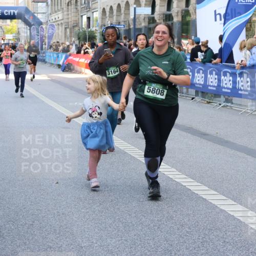 07.09.2025 - BARMER Alsterlauf Strokosch-Dieckow http://msf.ph/oto/8767086 07.09.2025 10:11:31 Ziel 2171, 2293, 2846, 2847, 3036, 3126, 3327, 3348, 3349, 3366, 3367, 3692, 3792, 4193, 4376, 4415, 4491, 4970, 5175, 5214, 5418, 5448, 5649, 5650, 5758, 5760, 5813, 5827, 5911, 6008, 6130, 6144, 6180, 8038, 8039, 8126, 8145 meine-sportfotos.de