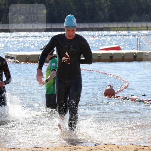 07.09.2025 - 19. Norderstedt Triathlon Luisa Fischer http://msf.ph/oto/8767115 07.09.2025 13:25:21 Schwimmen 1004, 1015 meine-sportfotos.de