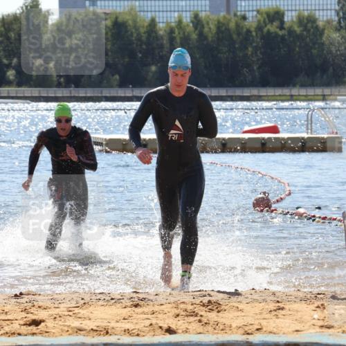 07.09.2025 - 19. Norderstedt Triathlon Luisa Fischer http://msf.ph/oto/8767121 07.09.2025 13:25:21 Schwimmen 1004, 1015 meine-sportfotos.de