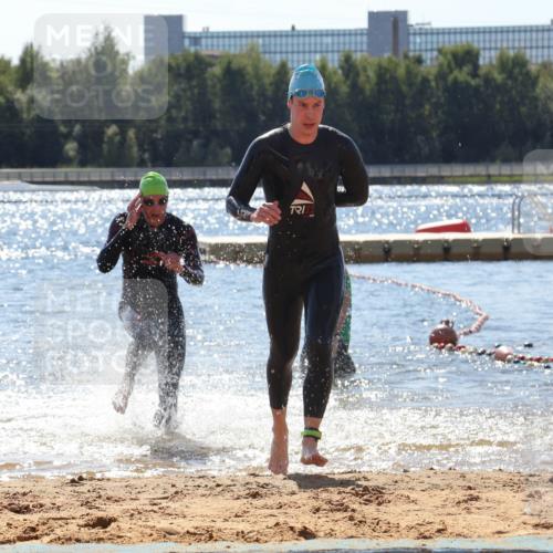 07.09.2025 - 19. Norderstedt Triathlon Luisa Fischer http://msf.ph/oto/8767127 07.09.2025 13:25:22 Schwimmen 1004, 1015 meine-sportfotos.de