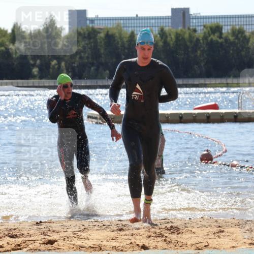 07.09.2025 - 19. Norderstedt Triathlon Luisa Fischer http://msf.ph/oto/8767128 07.09.2025 13:25:22 Schwimmen 1004, 1015 meine-sportfotos.de