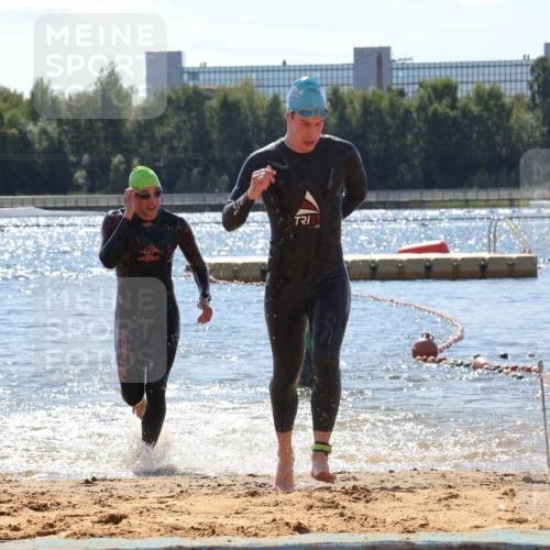 07.09.2025 - 19. Norderstedt Triathlon Luisa Fischer http://msf.ph/oto/8767130 07.09.2025 13:25:22 Schwimmen 1004, 1015 meine-sportfotos.de