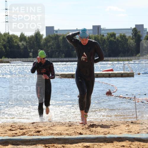 07.09.2025 - 19. Norderstedt Triathlon Luisa Fischer http://msf.ph/oto/8767132 07.09.2025 13:25:23 Schwimmen 1004, 1015 meine-sportfotos.de