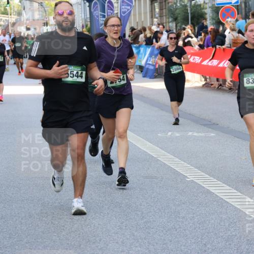 07.09.2025 - BARMER Alsterlauf Strokosch-Dieckow http://msf.ph/oto/8767133 07.09.2025 10:11:27 Ziel 2293, 2772, 2820, 2846, 2847, 2934, 3036, 3126, 3327, 3348, 3349, 3366, 3367, 3393, 3398, 3692, 3783, 3792, 3867, 4045, 4193, 4376, 4415, 4491, 4970, 5214, 5418, 5448, 5649, 5650, 5758, 5760, 6008, 6124, 6130, 6144, 6180, 8038, 8039, 8126, 8264 meine-sportfotos.de