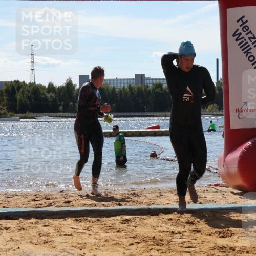 07.09.2025 - 19. Norderstedt Triathlon Luisa Fischer http://msf.ph/oto/8767146 07.09.2025 13:25:24 Schwimmen 1004, 1015 meine-sportfotos.de