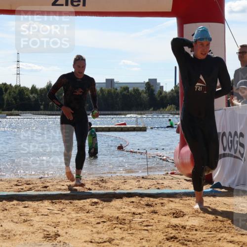 07.09.2025 - 19. Norderstedt Triathlon Luisa Fischer http://msf.ph/oto/8767153 07.09.2025 13:25:25 Schwimmen 1004, 1015 meine-sportfotos.de