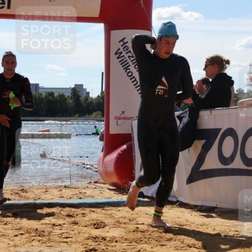 07.09.2025 - 19. Norderstedt Triathlon Luisa Fischer http://msf.ph/oto/8767154 07.09.2025 13:25:25 Schwimmen 1004, 1015 meine-sportfotos.de