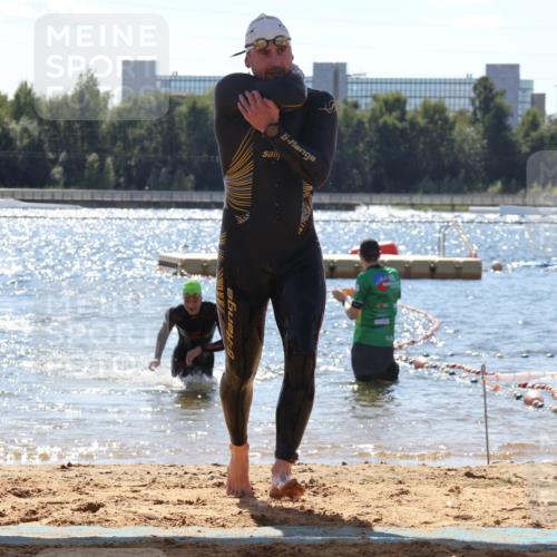 07.09.2025 - 19. Norderstedt Triathlon Luisa Fischer http://msf.ph/oto/8767164 07.09.2025 13:26:19 Schwimmen 1006, 1016 meine-sportfotos.de