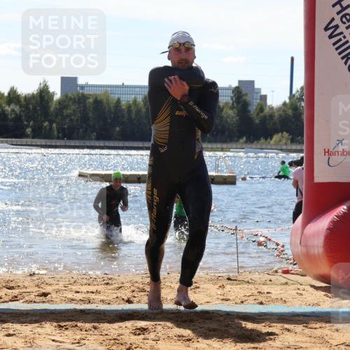 07.09.2025 - 19. Norderstedt Triathlon Luisa Fischer http://msf.ph/oto/8767171 07.09.2025 13:26:19 Schwimmen 1006, 1016 meine-sportfotos.de