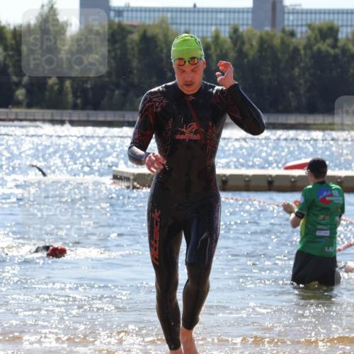 07.09.2025 - 19. Norderstedt Triathlon Luisa Fischer http://msf.ph/oto/8767183 07.09.2025 13:26:23 Schwimmen 1006, 1016 meine-sportfotos.de