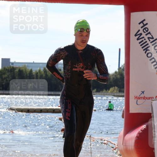 07.09.2025 - 19. Norderstedt Triathlon Luisa Fischer http://msf.ph/oto/8767188 07.09.2025 13:26:25 Schwimmen 1006, 1016 meine-sportfotos.de
