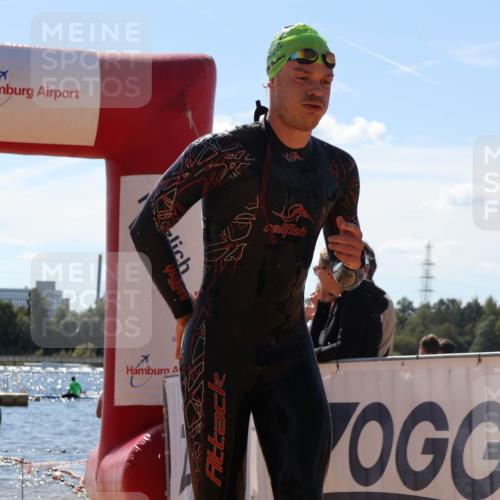07.09.2025 - 19. Norderstedt Triathlon Luisa Fischer http://msf.ph/oto/8767193 07.09.2025 13:26:26 Schwimmen 1006, 1016 meine-sportfotos.de