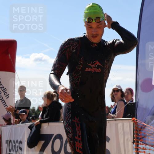07.09.2025 - 19. Norderstedt Triathlon Luisa Fischer http://msf.ph/oto/8767194 07.09.2025 13:26:26 Schwimmen 1006, 1016 meine-sportfotos.de