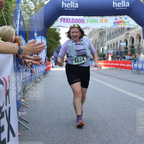 07.09.2025 - BARMER Alsterlauf Strokosch-Dieckow http://msf.ph/oto/8767233 07.09.2025 10:31:06 Ziel 2001, 4388, 5599 meine-sportfotos.de