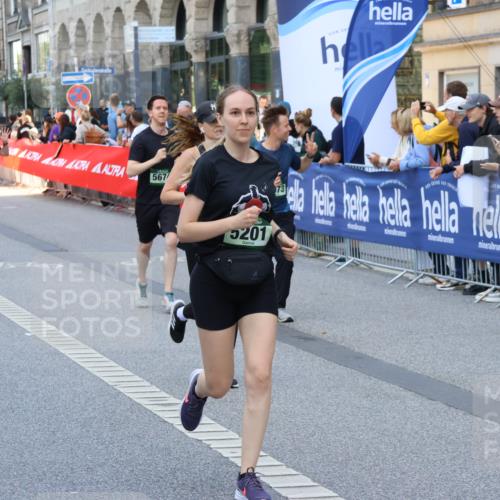 07.09.2025 - BARMER Alsterlauf Strokosch-Dieckow http://msf.ph/oto/8767236 07.09.2025 10:11:24 Ziel 2293, 2772, 2820, 2846, 2847, 2934, 3036, 3126, 3327, 3348, 3349, 3366, 3367, 3393, 3398, 3692, 3783, 3792, 3867, 4045, 4376, 4415, 4491, 4970, 5214, 5418, 5448, 5649, 5650, 5758, 5760, 6008, 6124, 6130, 6144, 6180, 8038, 8039, 8126, 8264 meine-sportfotos.de
