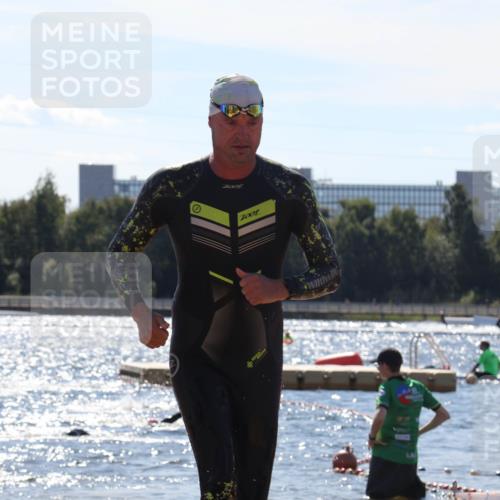 07.09.2025 - 19. Norderstedt Triathlon Luisa Fischer http://msf.ph/oto/8767241 07.09.2025 13:27:18 Schwimmen 960, 1028, 1467 meine-sportfotos.de