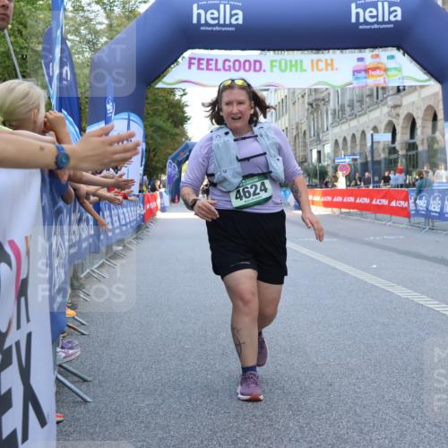 07.09.2025 - BARMER Alsterlauf Strokosch-Dieckow http://msf.ph/oto/8767248 07.09.2025 10:31:06 Ziel 2001, 4388, 5599 meine-sportfotos.de