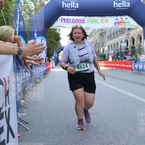 07.09.2025 - BARMER Alsterlauf Strokosch-Dieckow http://msf.ph/oto/8767259 07.09.2025 10:31:06 Ziel 2001, 4388, 5599 meine-sportfotos.de