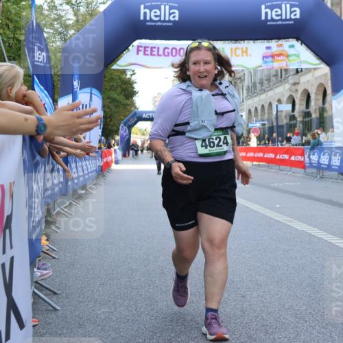 07.09.2025 - BARMER Alsterlauf Strokosch-Dieckow http://msf.ph/oto/8767302 07.09.2025 10:31:07 Ziel 2001, 5599 meine-sportfotos.de