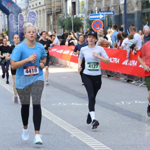07.09.2025 - BARMER Alsterlauf Strokosch-Dieckow http://msf.ph/oto/8767307 07.09.2025 10:11:18 Ziel 2283, 2293, 2300, 2772, 2820, 2846, 2847, 2934, 3348, 3349, 3393, 3398, 3526, 3692, 3783, 3792, 3867, 4045, 4376, 4491, 5166, 5448, 5649, 5650, 5758, 5760, 6124, 6130, 6144, 6180, 8038, 8039, 8126, 8264 meine-sportfotos.de