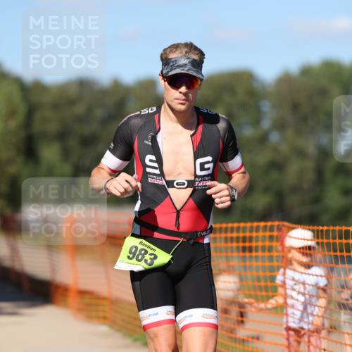 07.09.2025 - 19. Norderstedt Triathlon Michael Strokosch http://msf.ph/oto/8767369 07.09.2025 15:17:43 Laufen 982, 983 meine-sportfotos.de