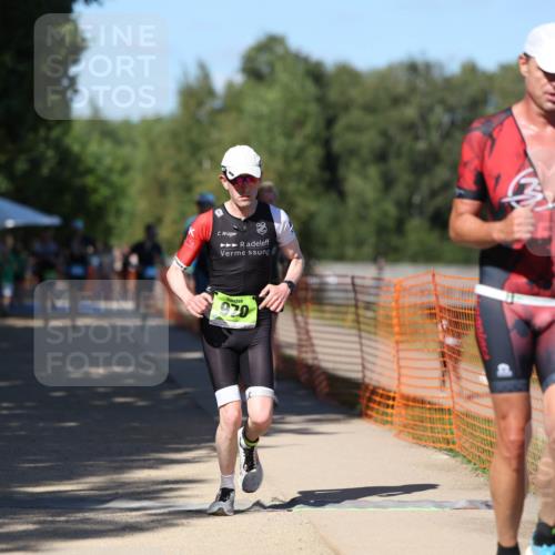 07.09.2025 - 19. Norderstedt Triathlon Michael Strokosch http://msf.ph/oto/8767387 07.09.2025 15:17:56 Laufen 422, 896, 960, 970, 1478 meine-sportfotos.de