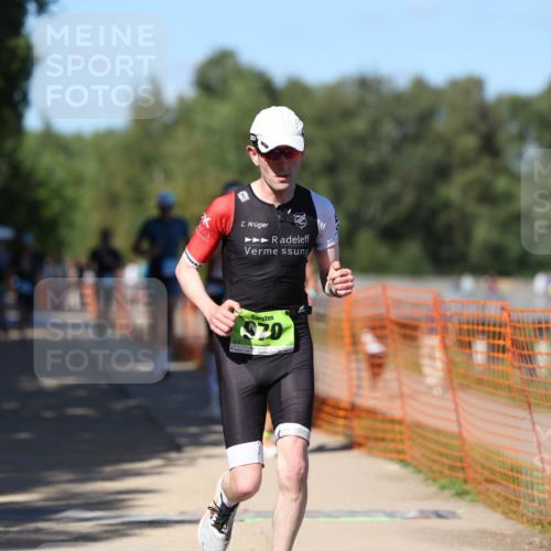 07.09.2025 - 19. Norderstedt Triathlon Michael Strokosch http://msf.ph/oto/8767395 07.09.2025 15:17:57 Laufen 422, 896, 960, 970, 1478 meine-sportfotos.de