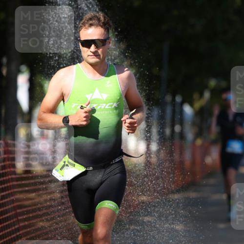 07.09.2025 - 19. Norderstedt Triathlon Michael Strokosch http://msf.ph/oto/8767441 07.09.2025 15:18:05 Laufen 398, 990, 1478 meine-sportfotos.de