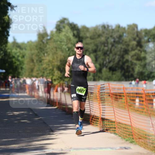 07.09.2025 - 19. Norderstedt Triathlon Michael Strokosch http://msf.ph/oto/8767478 07.09.2025 15:18:22 Laufen 877, 991, 1027, 1505 meine-sportfotos.de