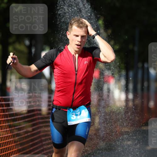 07.09.2025 - 19. Norderstedt Triathlon Michael Strokosch http://msf.ph/oto/8767532 07.09.2025 15:18:54 Laufen 374, 1020, 1026 meine-sportfotos.de