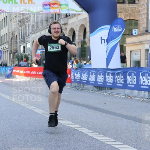 07.09.2025 - BARMER Alsterlauf Strokosch-Dieckow http://msf.ph/oto/8767671 07.09.2025 10:31:23 Ziel 2807, 4921, 4922 meine-sportfotos.de