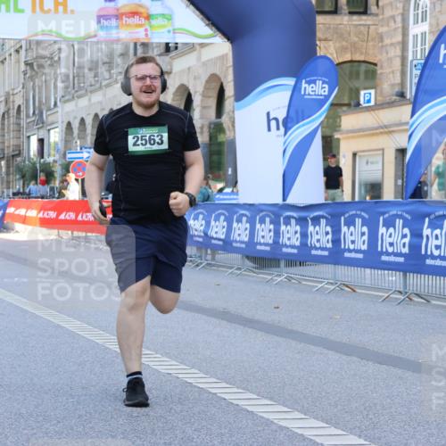 07.09.2025 - BARMER Alsterlauf Strokosch-Dieckow http://msf.ph/oto/8767701 07.09.2025 10:31:24 Ziel 2807, 4921, 4922 meine-sportfotos.de