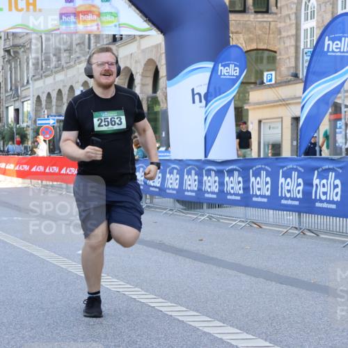 07.09.2025 - BARMER Alsterlauf Strokosch-Dieckow http://msf.ph/oto/8767718 07.09.2025 10:31:24 Ziel 2807, 4921, 4922 meine-sportfotos.de