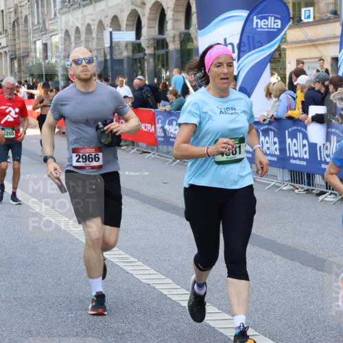 07.09.2025 - BARMER Alsterlauf Strokosch-Dieckow http://msf.ph/oto/8767727 07.09.2025 10:11:09 Ziel 2283, 2300, 2772, 2820, 2915, 2934, 3089, 3393, 3398, 3485, 3526, 3732, 3783, 3828, 3867, 4846, 5166, 8264 meine-sportfotos.de