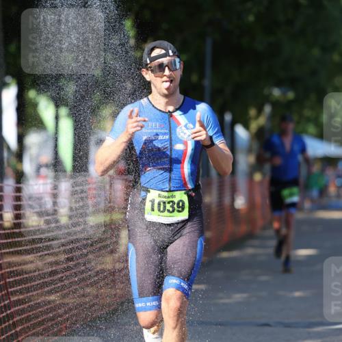 07.09.2025 - 19. Norderstedt Triathlon Michael Strokosch http://msf.ph/oto/8767740 07.09.2025 15:19:55 Laufen 959, 1009 meine-sportfotos.de