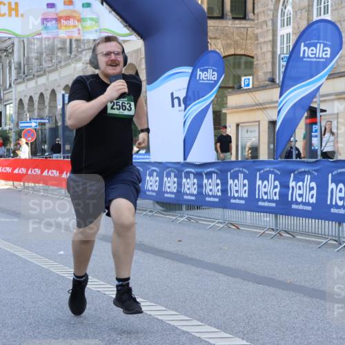 07.09.2025 - BARMER Alsterlauf Strokosch-Dieckow http://msf.ph/oto/8767754 07.09.2025 10:31:24 Ziel 2807, 4921, 4922 meine-sportfotos.de