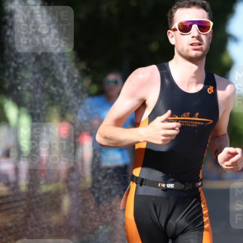 07.09.2025 - 19. Norderstedt Triathlon Michael Strokosch http://msf.ph/oto/8767808 07.09.2025 15:20:08 Laufen 900, 971, 1002, 1408 meine-sportfotos.de