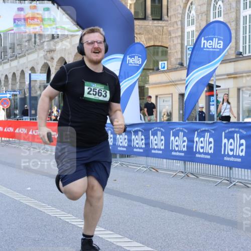 07.09.2025 - BARMER Alsterlauf Strokosch-Dieckow http://msf.ph/oto/8767809 07.09.2025 10:31:24 Ziel 2807, 4921, 4922 meine-sportfotos.de