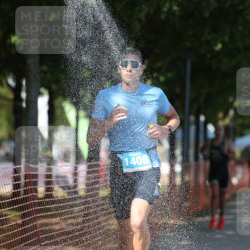 07.09.2025 - 19. Norderstedt Triathlon Michael Strokosch http://msf.ph/oto/8767811 07.09.2025 15:20:08 Laufen 900, 971, 1002, 1408 meine-sportfotos.de
