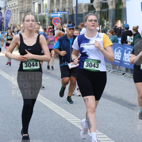 07.09.2025 - BARMER Alsterlauf Strokosch-Dieckow http://msf.ph/oto/8767863 07.09.2025 10:11:02 Ziel 2300, 2754, 2860, 2915, 3089, 3164, 3485, 3526, 3732, 3791, 3828, 4846, 5166, 5544, 5673, 5674, 8356 meine-sportfotos.de