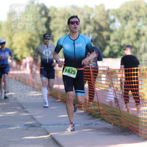 07.09.2025 - 19. Norderstedt Triathlon Michael Strokosch http://msf.ph/oto/8767894 07.09.2025 16:17:58 Laufen 397, 515, 884, 1044, 1076, 1450, 1595, 1625 meine-sportfotos.de